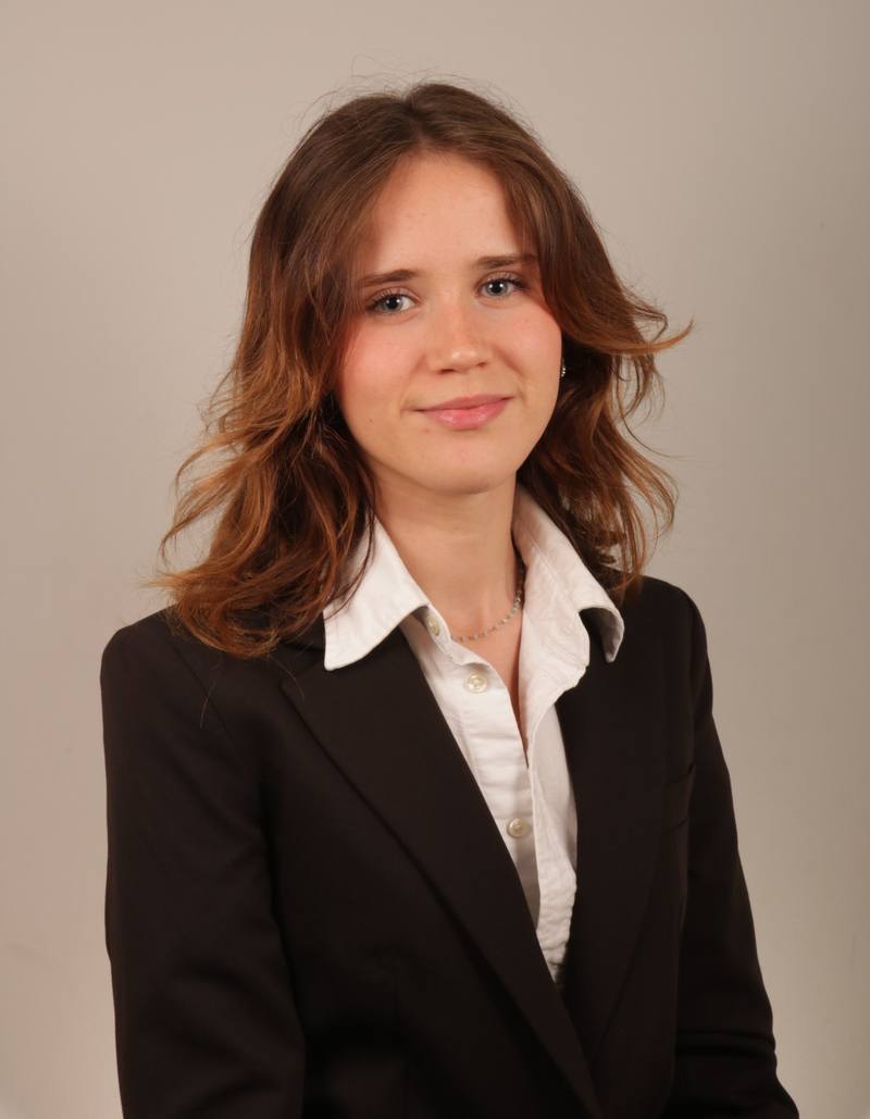 Ema Dondeyne, Négociatrice